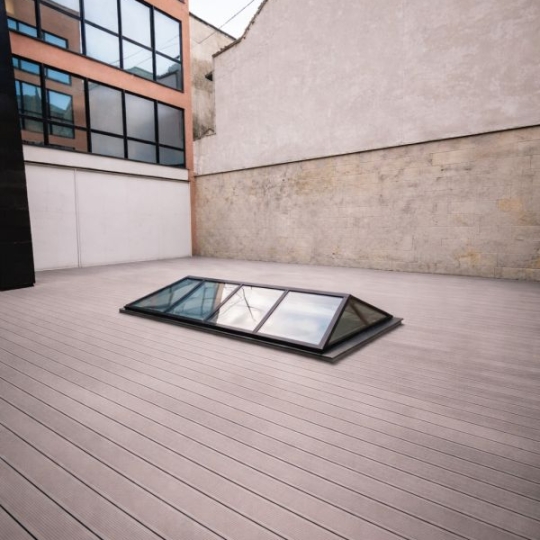  Annonces SARTROUVILLE : Local / Bureau | SAINT-DENIS (93200) | 425 m2 | 4 250 &euro; 