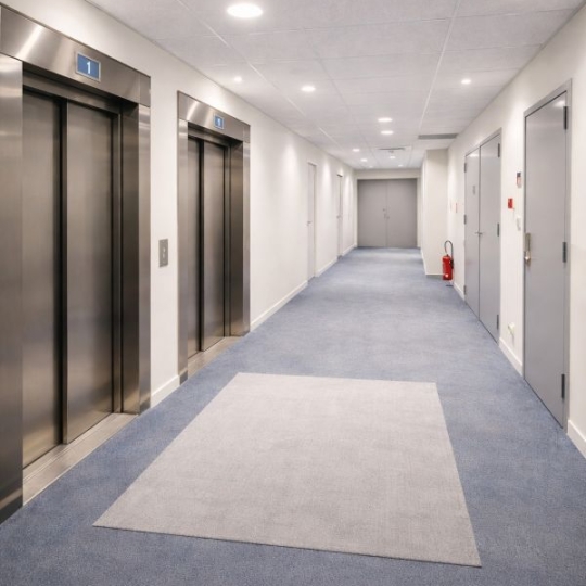  Annonces SARTROUVILLE : Local / Bureau | SAINT-DENIS (93200) | 425 m2 | 4 250 &euro; 