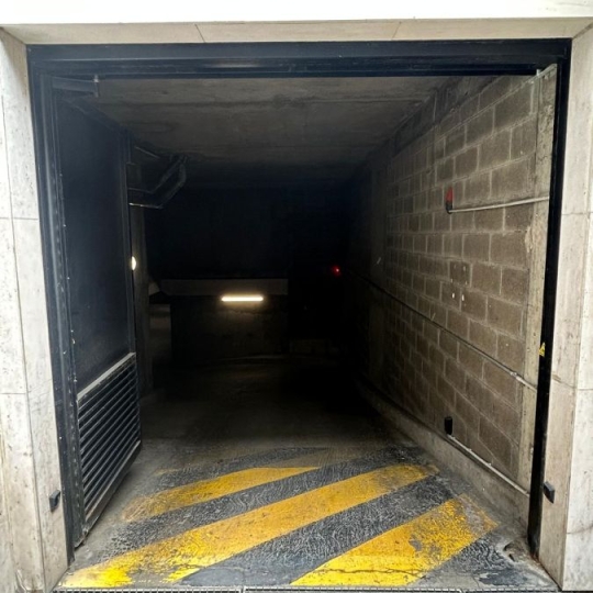  Annonces SARTROUVILLE : Garage / Parking | PARIS (75015) | 12 m2 | 120 &euro; 