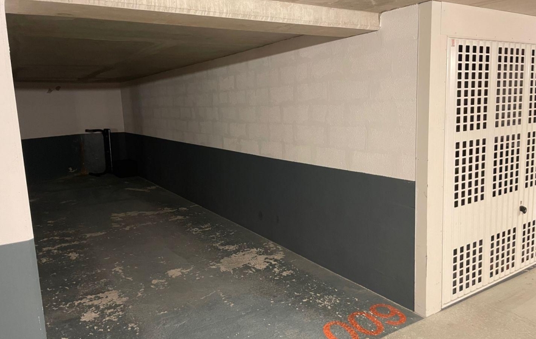 Annonces SARTROUVILLE : Garage / Parking | BOULOGNE-BILLANCOURT (92100) | 14 m2 | 150 &euro; 