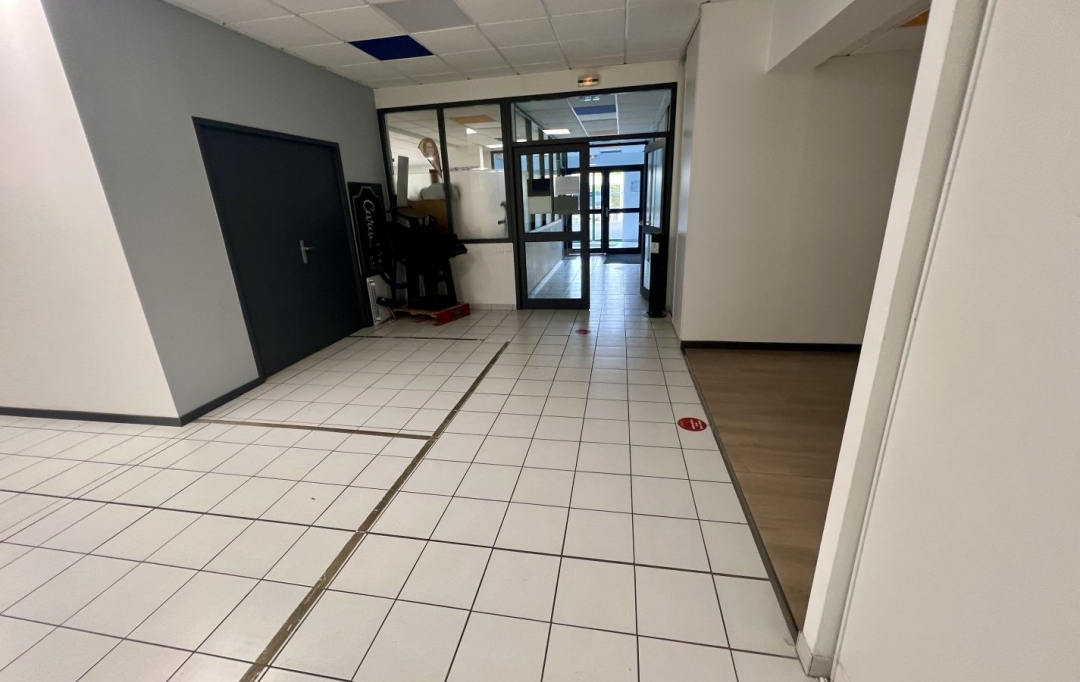Annonces SARTROUVILLE : Local / Bureau | LES SORINIERES (44840) | 4 090 m2 | 2 995 000 &euro; 
