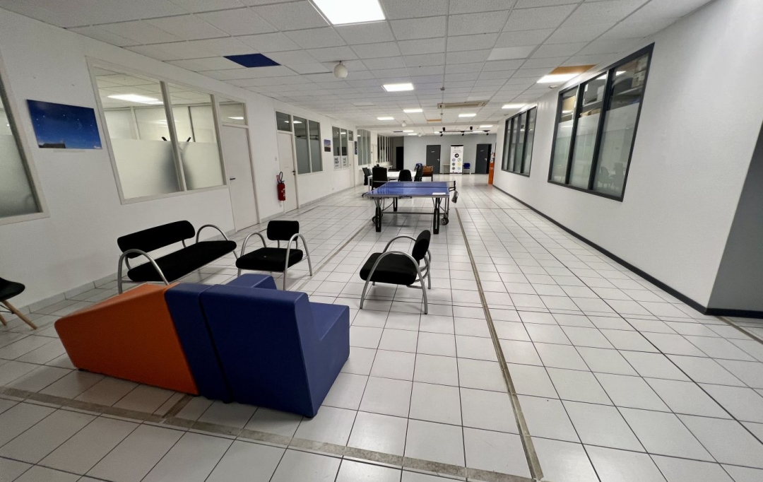 Annonces SARTROUVILLE : Local / Bureau | LES SORINIERES (44840) | 4 090 m2 | 2 995 000 &euro; 
