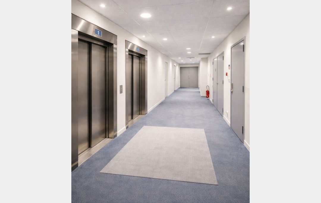 Annonces SARTROUVILLE : Local / Bureau | SAINT-DENIS (93200) | 425 m2 | 4 250 &euro; 