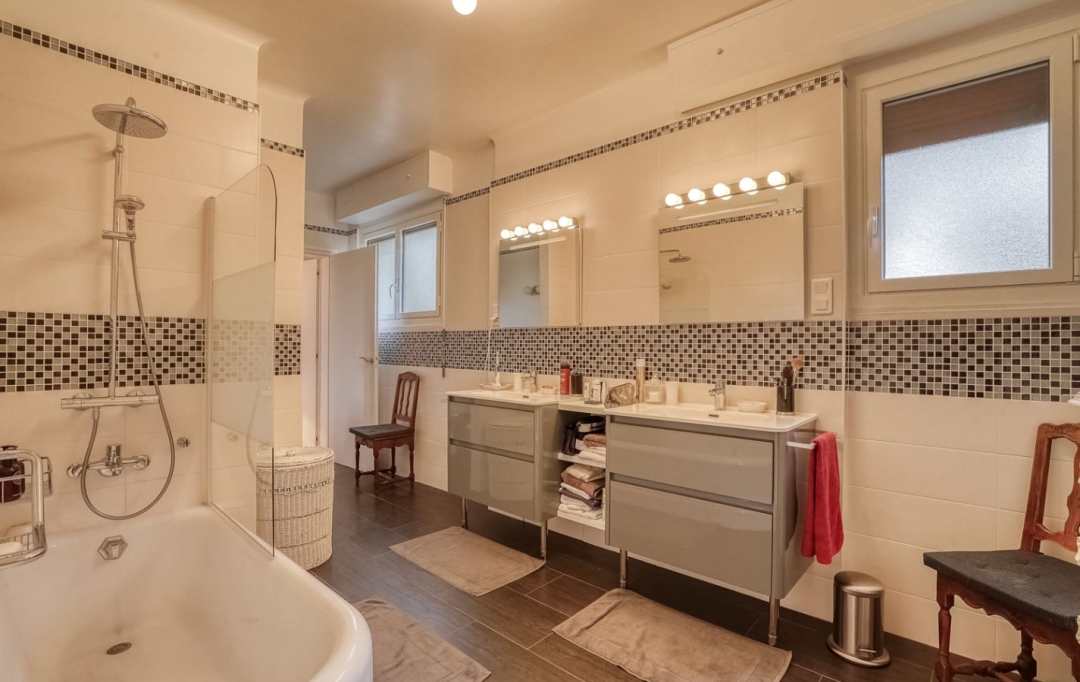 Annonces SARTROUVILLE : Appartement | VILLE-D'AVRAY (92410) | 188 m2 | 5 060 &euro; 