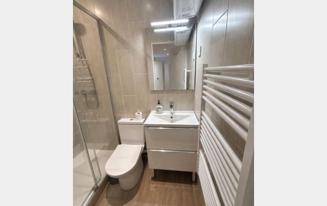 Annonces SARTROUVILLE : Local / Bureau | PARIS (75015) | 30 m2 | 260 000 &euro; 