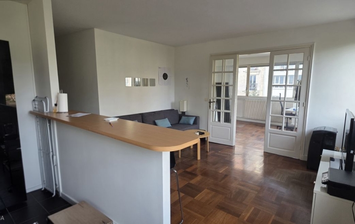 Appartement P2   PARIS  51 m2 527 500 € 